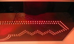 Επιγραφή κλειδί με πολύ φωτεινά λαμπάκια led για κλειδαρά διάστασης 100 Χ 50 εκ.
