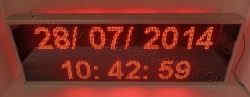 Ηλεκτρονική επιγραφή 167Χ55 εκ. ένδειξη ώρας ημερομηνίας στον βασικό εξοπλισμό.