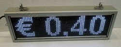 Ηλεκτρονικές επιγραφές led 71x23 εκ. με ένδειξη € 0,40.