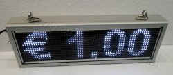Ηλεκτρονικές επιγραφές led 71x23 εκ. με ένδειξη € 1,00.