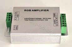 RGB led amplifier, πλάγια όψη. RGB led amplifier, πλάγια όψη.