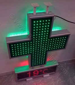 Όλα τα led του σταυρού αναμμένα και ένδειξη θερμοκρασίας.