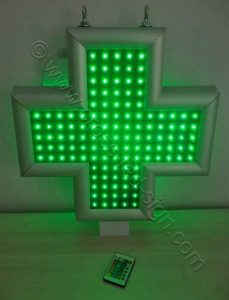 Σταυρός φαρμακείου LED 45 εκατοστών με όλα τα led αναμμένα.