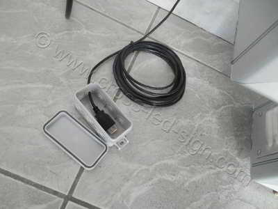 Αδιάβροχη θύρα επικοινωνίας USB σταυρού φαρμακείου 70 εκατοστών RGB. Αδιάβροχη θύρα επικοινωνίας USB σταυρού φαρμακείου 70 εκατοστών RGB.