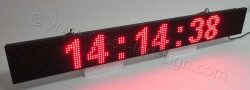 Ηλεκτρονική ταμπέλα επιγραφή led, διάστασης 128x16 εκατοστά, με ένδειξη ώρας.