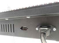 Είσοδος καλωδίου ρεύματος ταμπέλας επιγραφής led 96x16 εκατοστών και είσοδος δεδομένων με θύρα USB.