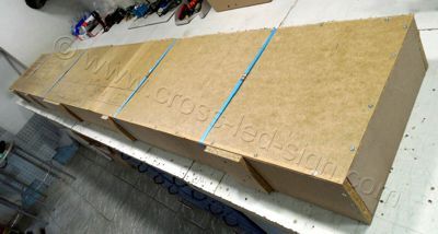Ταμπέλα led 320 x 32 εκατοστά ξύλινη συσκευασία.