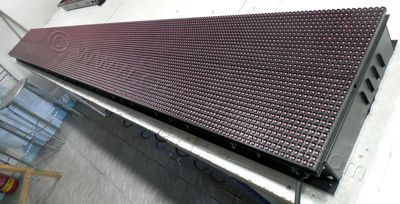 Ταμπέλα led 320 x 32 εκατοστά με σβηστά τα led.
