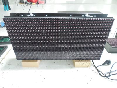 Ταμπέλα led 64x32 λαμπάκια led σβηστά. Ταμπέλα led 64x32 λαμπάκια led σβηστά.