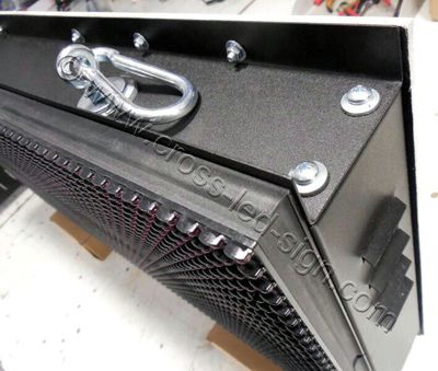 Ταμπέλα led 320x32 ανάρτηση με κρίκους ασφαλείας.