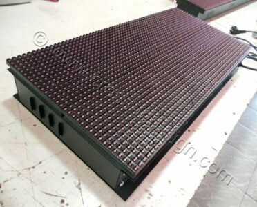 Ταμπέλα led 64x32 διάταξη led ανά 10 χιλιοστά. Ταμπέλα led 64x32 διάταξη led ανά 10 χιλιοστά.